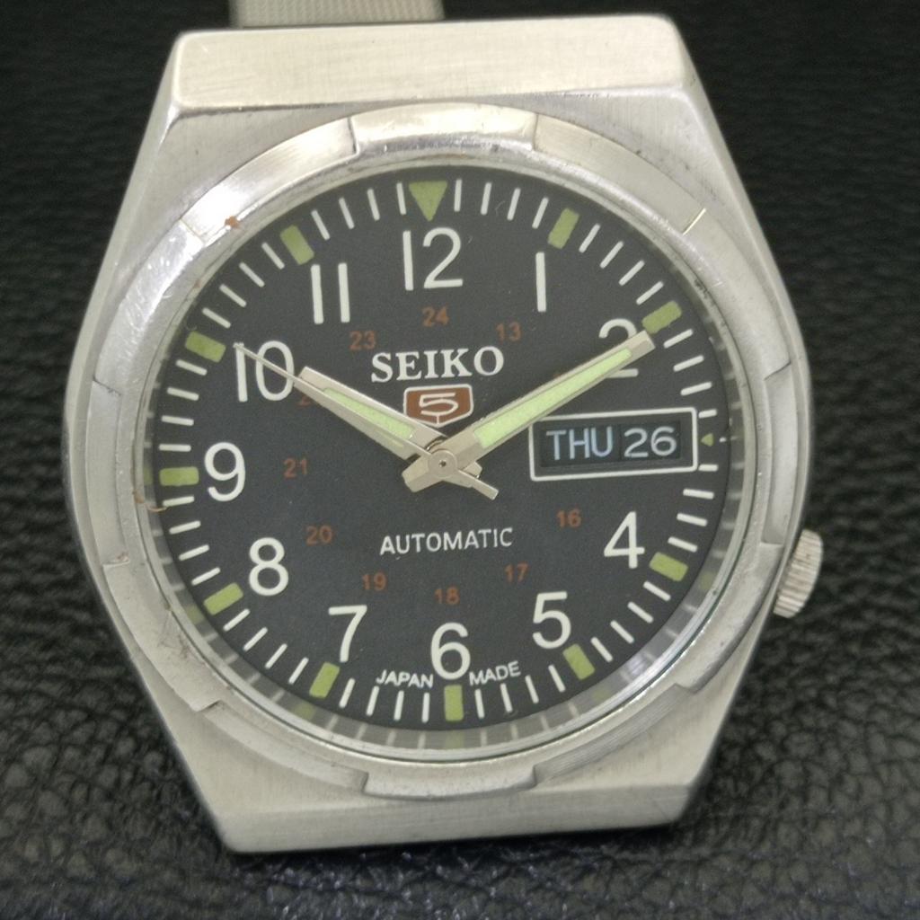 Seiko 5 AUTOMATIC JAPAN 7009A MENS VINTAGE BLACK COLOR DIAL WATCH A701318-5 R206a-a701318