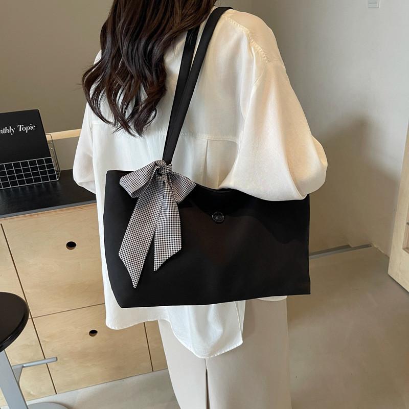 Fashionable Large Capacity Shoulder Bag For Women In Trendy Black Beige Green And Pink