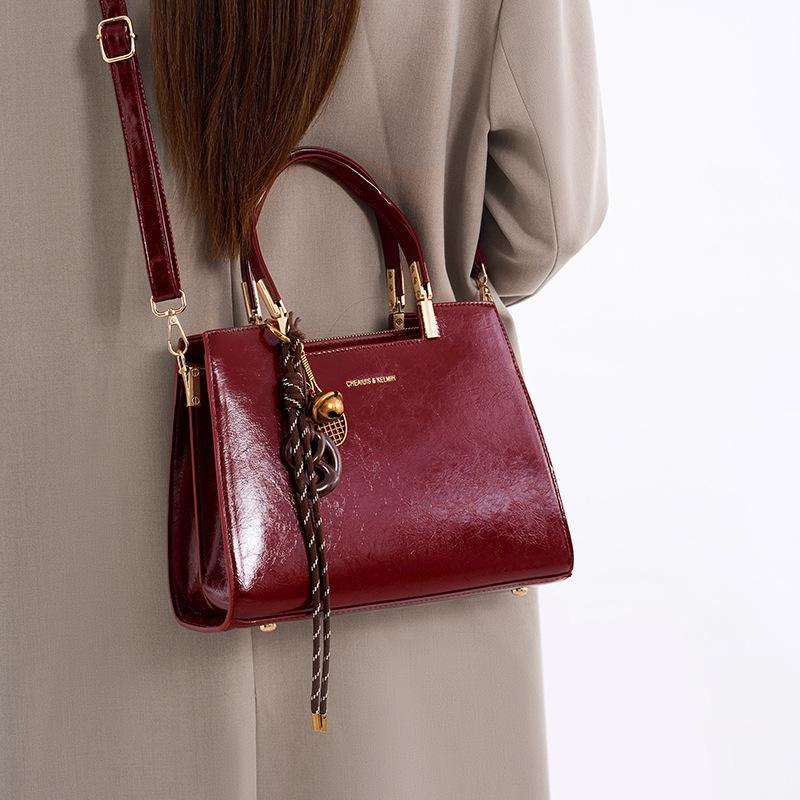 Red Wedding Bag Women's Simple Atmosphere 2025 Autumn and Winter New Wedding Banquet Bag Portable Messenger Wedding Bag Shoulder Bag Women