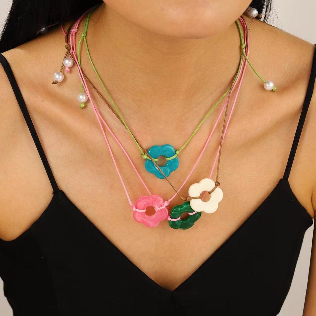 Retro Minimalist Fashion Free Knotting Flower Pendant Wax Thread Necklace Clavicle Chain