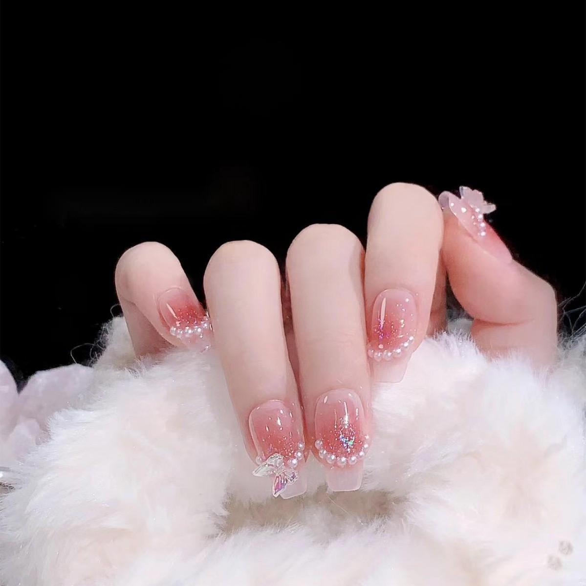 

Xiaohongshu Pearl Iridescent Removable Nail Tips with Butterfly Blush Gradient and Fine Glitter