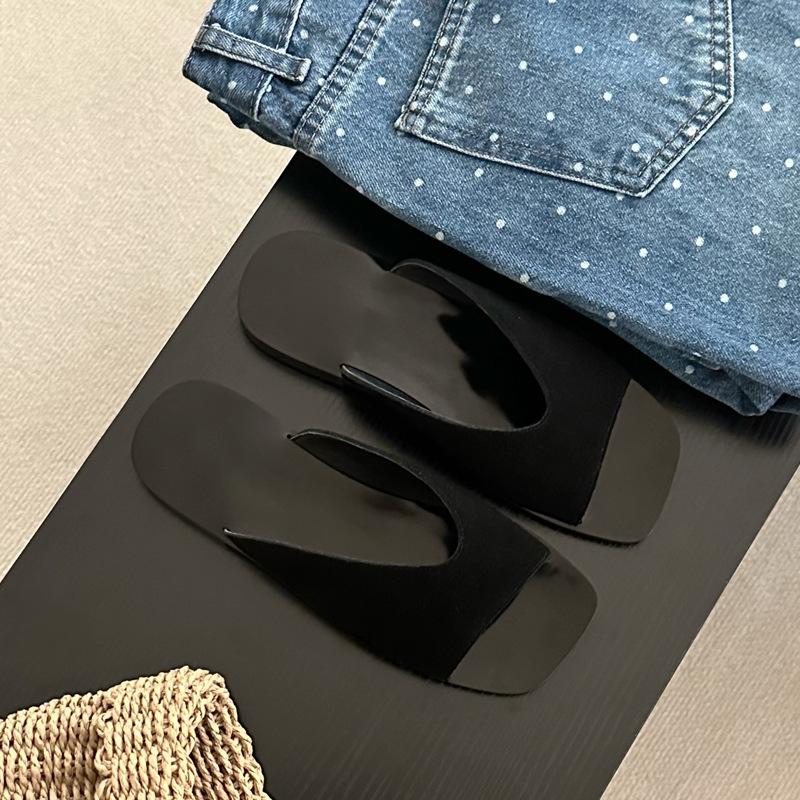 Korean Version of Niche Simple Leather Suede Exposed Square Head Slippers Women Wear Summer New One-word Flat Bottom Cool Slippers