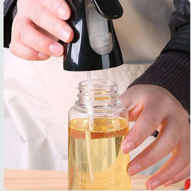 Outdoor BBQ Spray Bottle, Household Kitchen Fryer Atomizing Thickened Oil Can, Oil Plastic Refill Bottle.