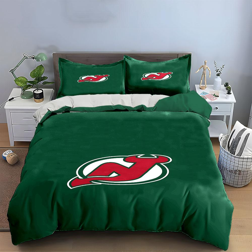Red Devil Logo on Green Background Print Bedding Set Duvet Cover Pillowcases (1* Duvet Cover 2* Pillowcases Do Not Include Comforter)