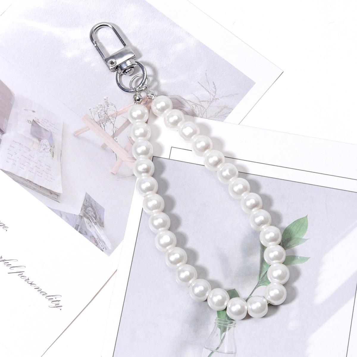 Heart-Shaped Chain Pendant Phone Case & Wrist Strap with Lanyard
