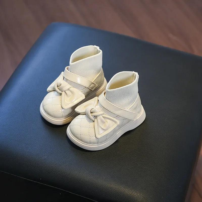 Babyschuhe Winter Prinzessin Schuhe Weiche Sohle Rutschfest Baby Lauflernschuh Mode Kinder Kurzer Stiefel Atmungsaktiver Mädchenschuh Lederschuh