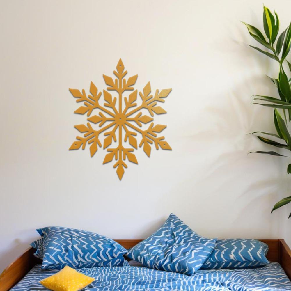 

Large Wrought Iron Snowflake Wall Decor Metal Wall Art with Rope Hanger Farmhouse Winter Home Decoration for Indoor Outdoor Living Room Rustic Gift Length: 15.75 inches/40 cm