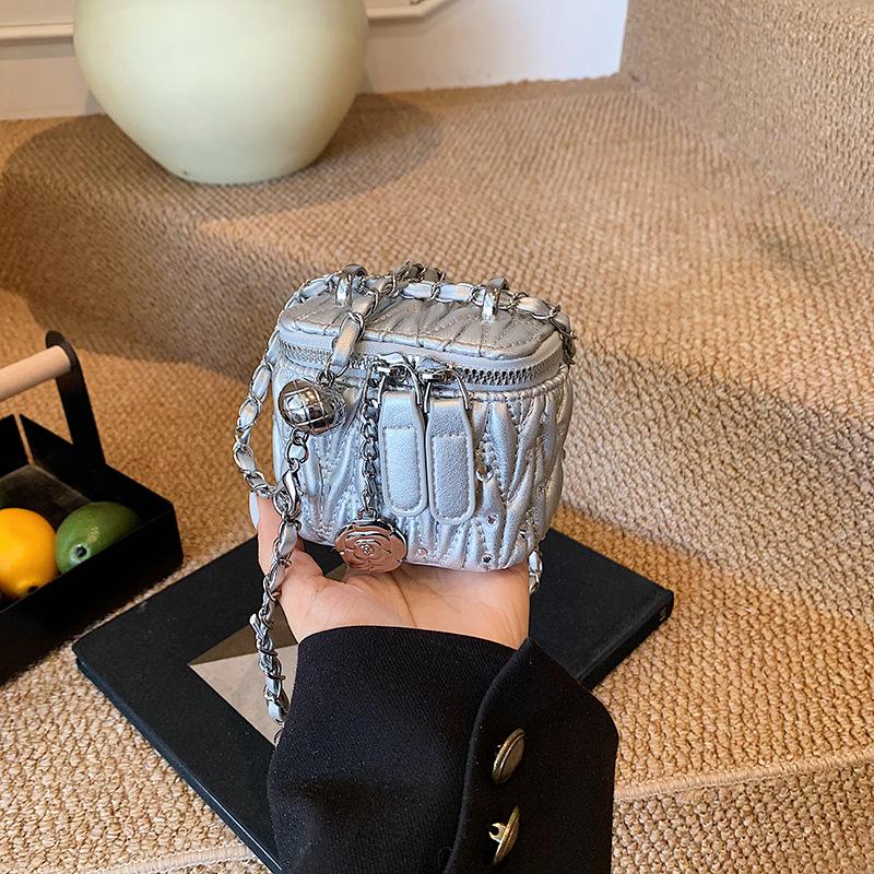 

Mini Square Chain Bag: Luxury Red Crossbody with Embroidery and Rhinestones, Versatile for Women and Kids, Korean Style. джинсовый синий