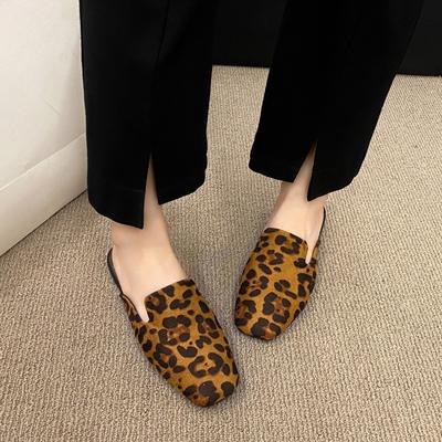 Fashion 2025 Leopard Women Mules Shoes Slippers Flats Suede Summer Square Toe Designer Outdoor Slingback Sandals Zapatos Mujer Slides