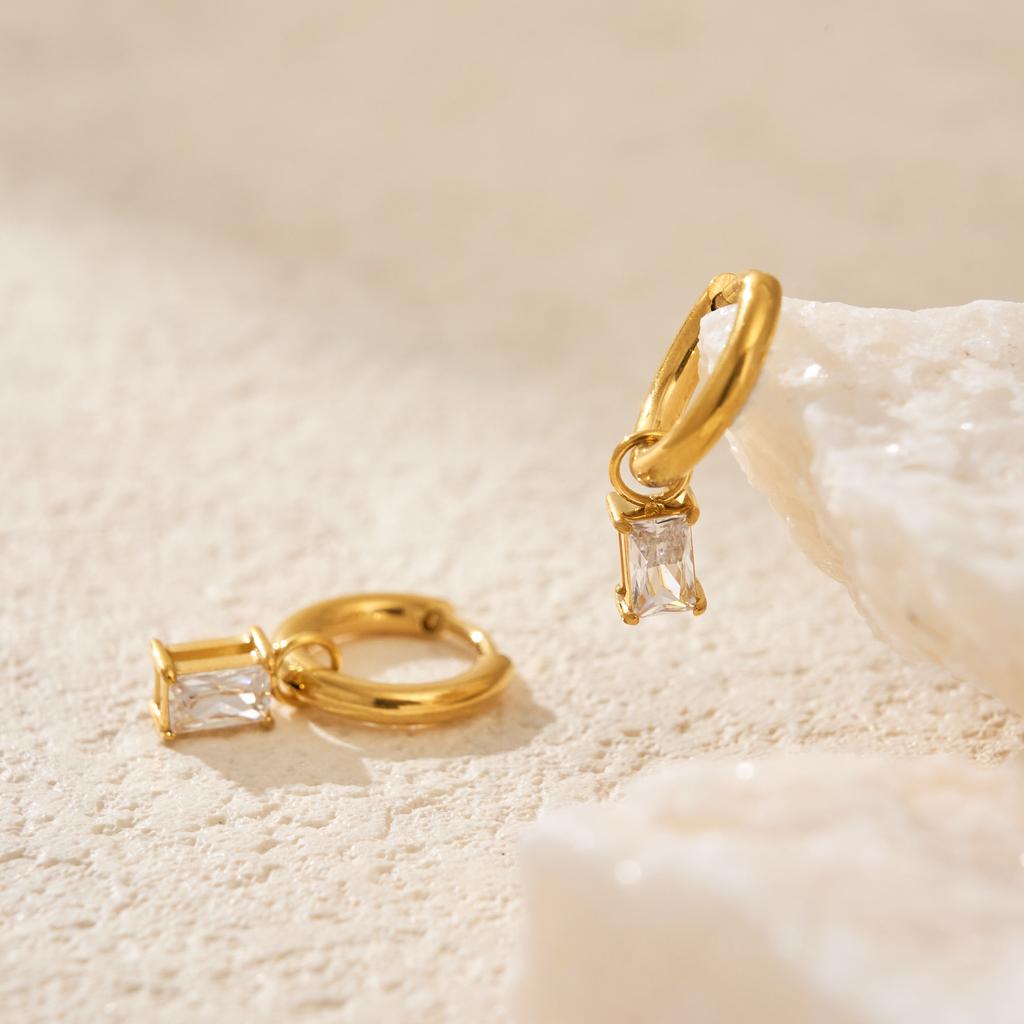 Dazan Winter New HOT 18k Gold Plated Hypoallergenic Stainless Steel Modern Korean Clear Teardrop Zircon Mini Tiny Girl Earrings