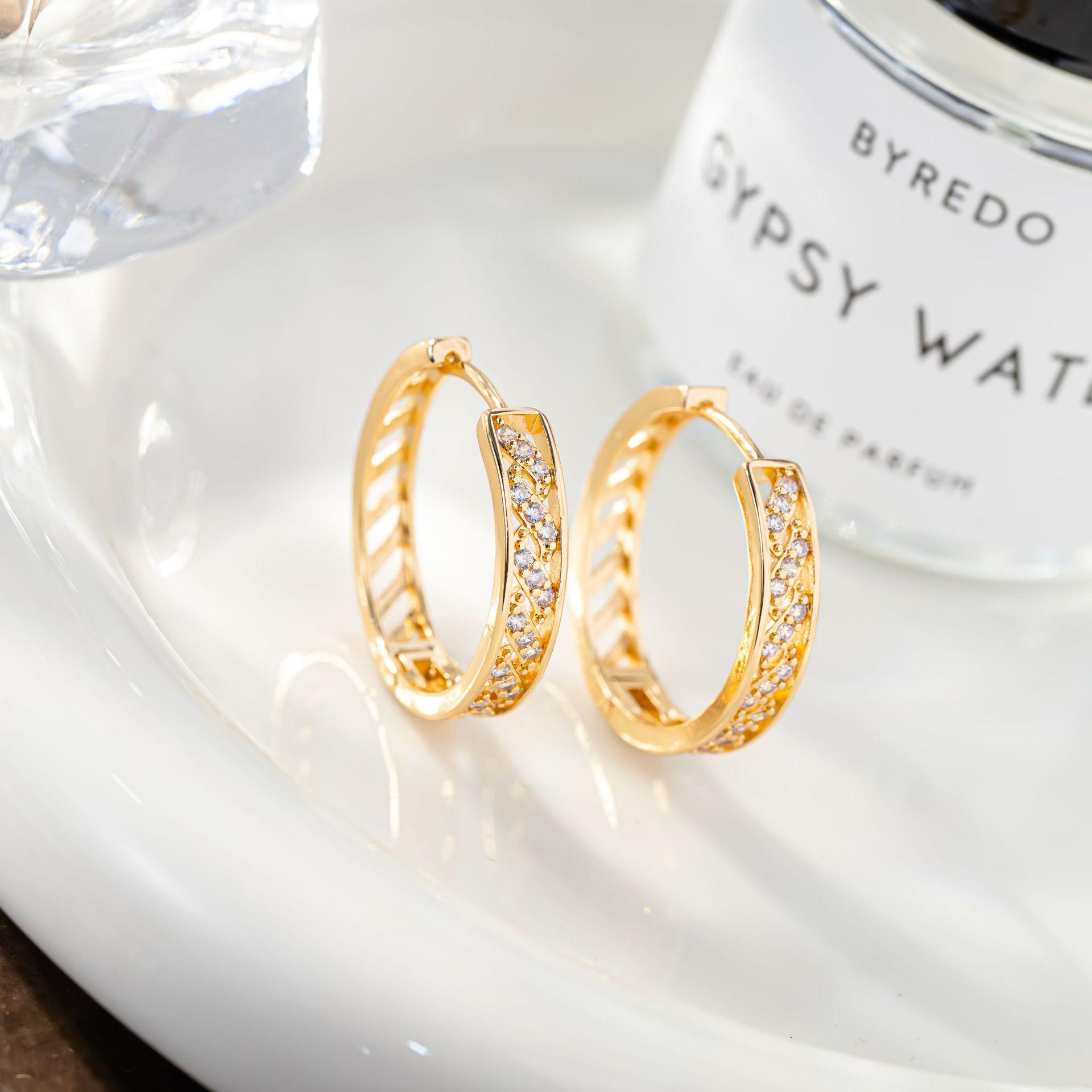Korean Style Geometric Slanted Line Earrings - Retro Versatile Women s Ear Studs