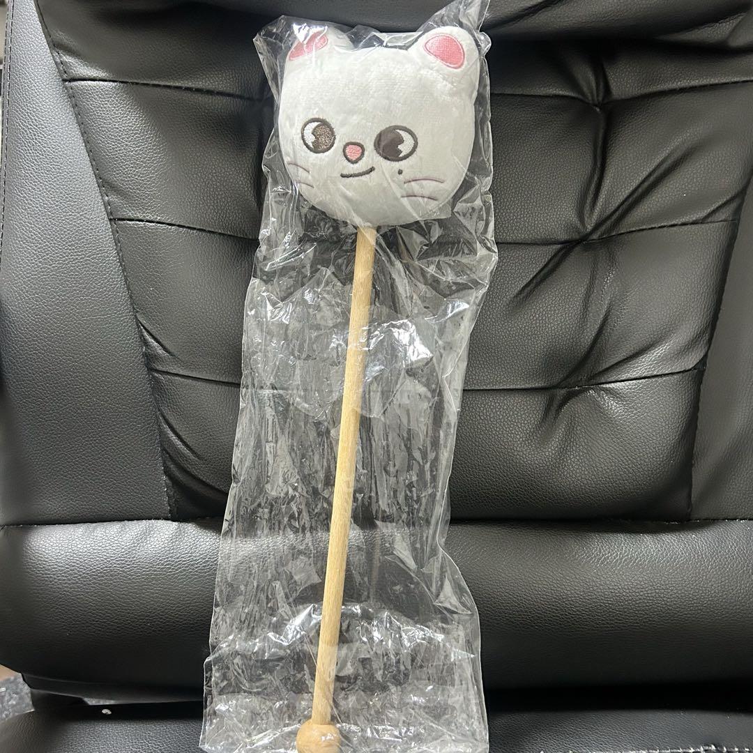 

[USED] Ginilet shoulder clap stick