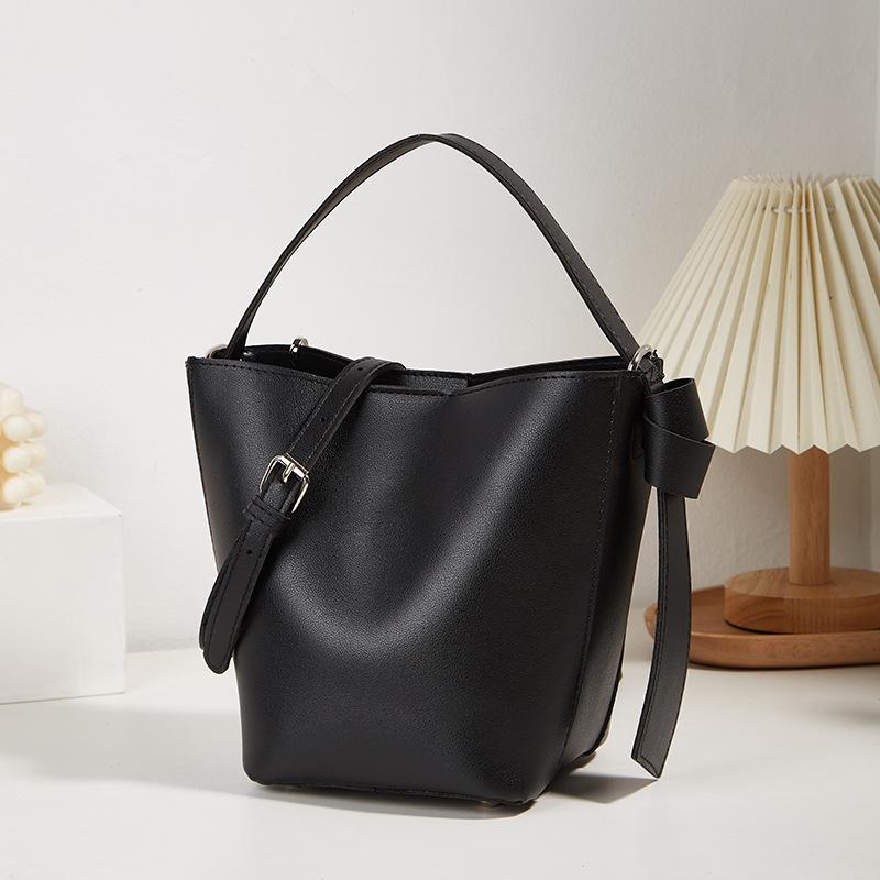 New Women's Bag High-end Niche Design Portable Bucket Bag Fashionable Versatile Commuter Shoulder Messenger Bag
