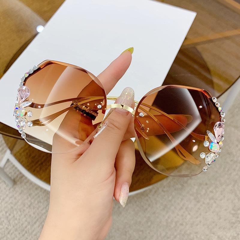 0103 Luxe Designer Mode Custom 2024 Zonnebrillen Dames Tinten Randloos Gesneden Lens Zonnebrillen Diamant Zonnebrillen