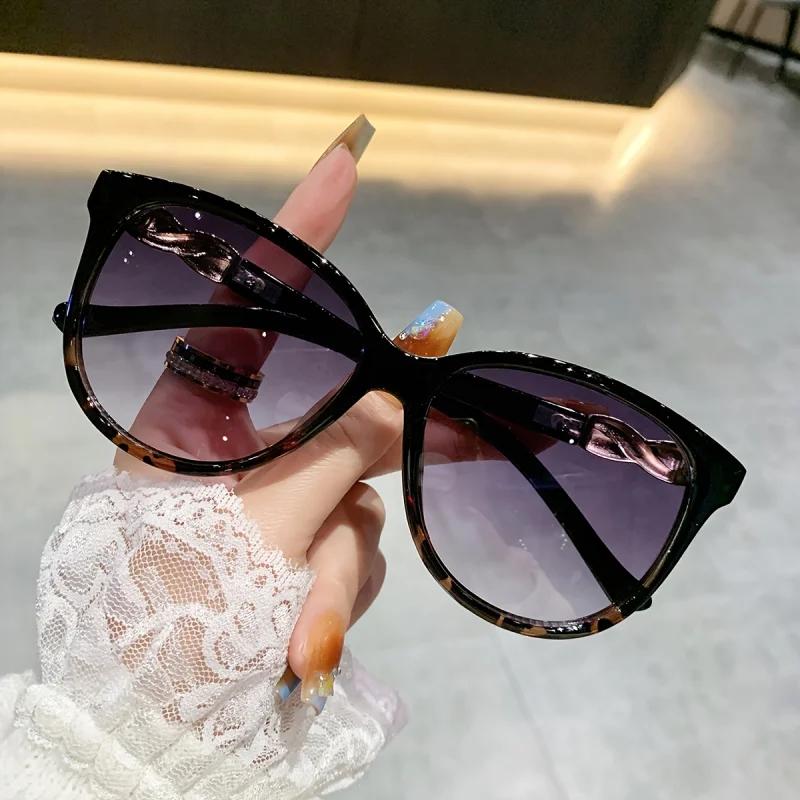 A Pair Of Stylish Cat-Eye Sunglasses For Men And Women Perfect For Parties And Vacations Fashinable Sunglasses