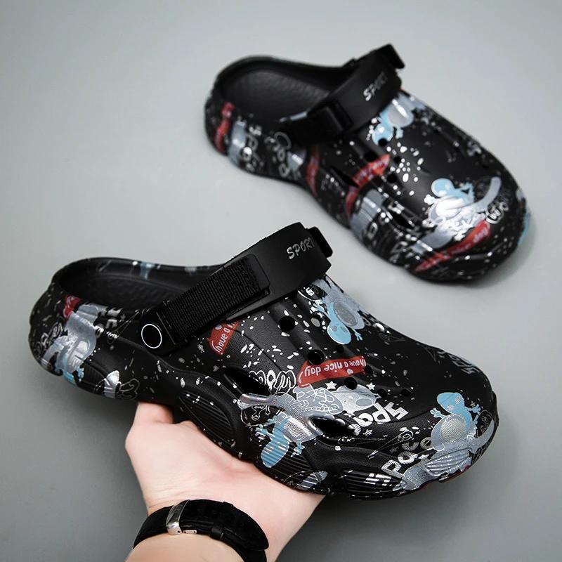 Summer Men Sandals Clogs Outdoor Garden Clogs Hole Shoes Male Casual Shoes Water Shoes Comfort Home Soft Men's Slippers
