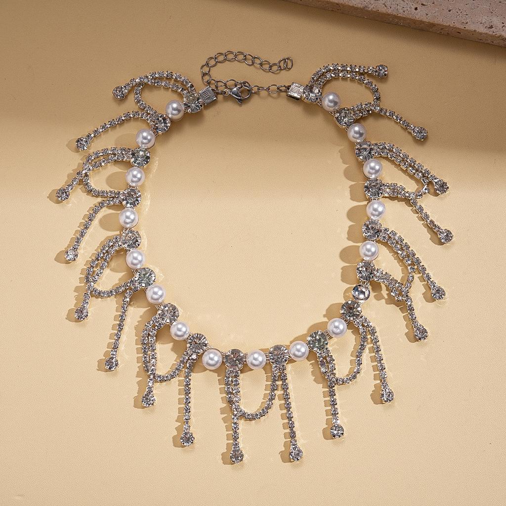 Diamantbesetzte Imitationsperlen geometrische Fransen Halskette Retro exquisite Schlüsselbein Kette Halskette