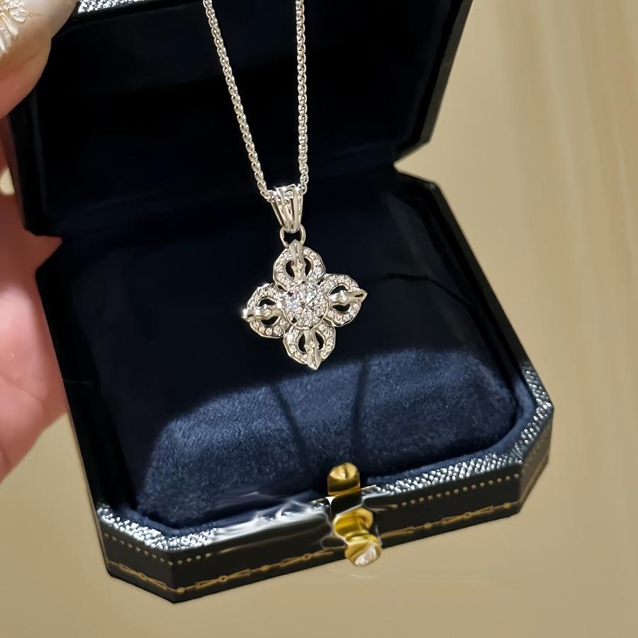 Zircon hollow cross pendant necklace exquisite light luxury versatile collarbone chain niche fashion high-end jewelry women