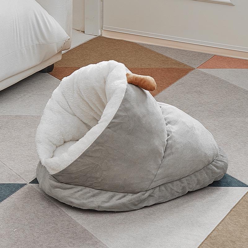 Plush Winter Warm Pet Nest: Cozy Cat & Dog Slippers, Large Space Dog House, Thickened for Comfort.