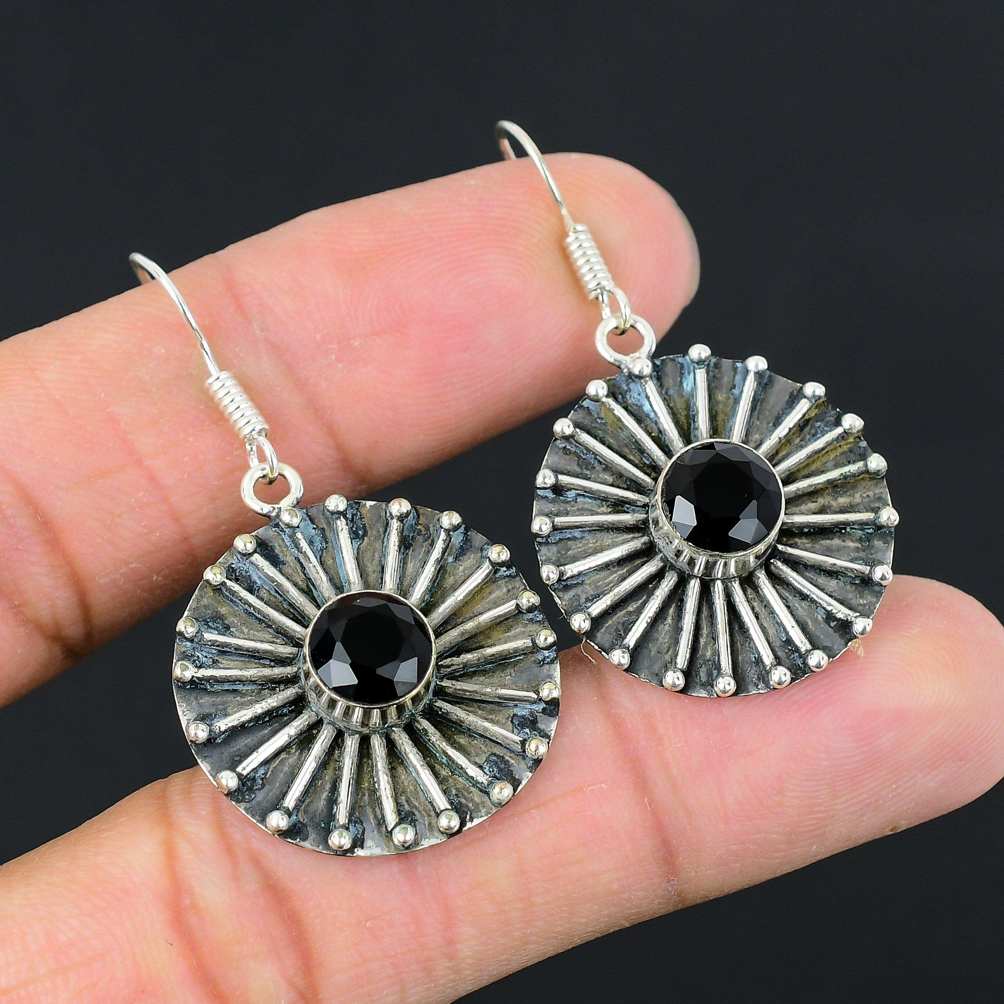 

Черная шпинель Камень 925 Стерлинговое серебро Ручной работы Подвесные серьги-капли Ювелирные изделия