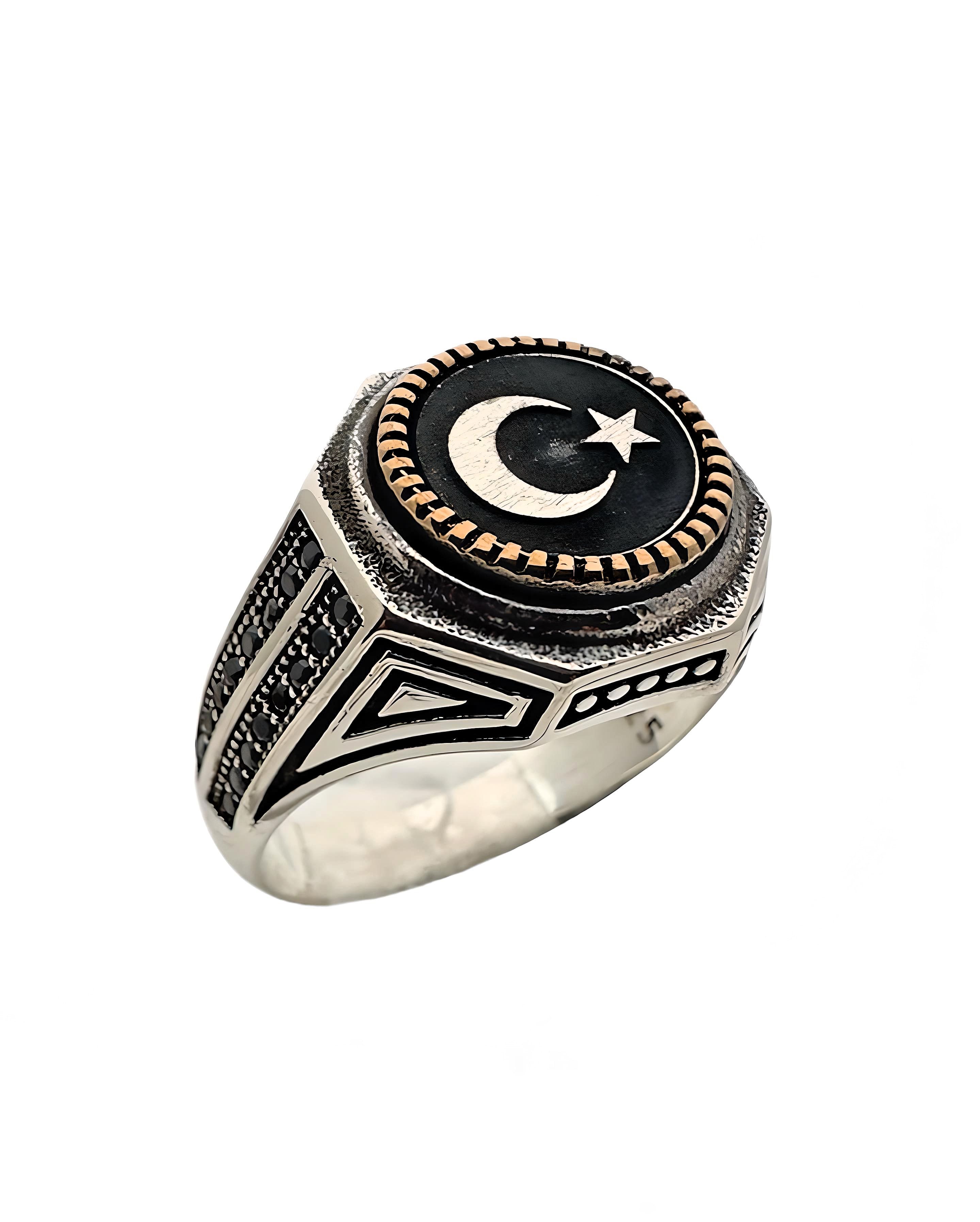 

Silver Ring with Black Zircon Stone and Star and Crescent Figure 240053599G14Y