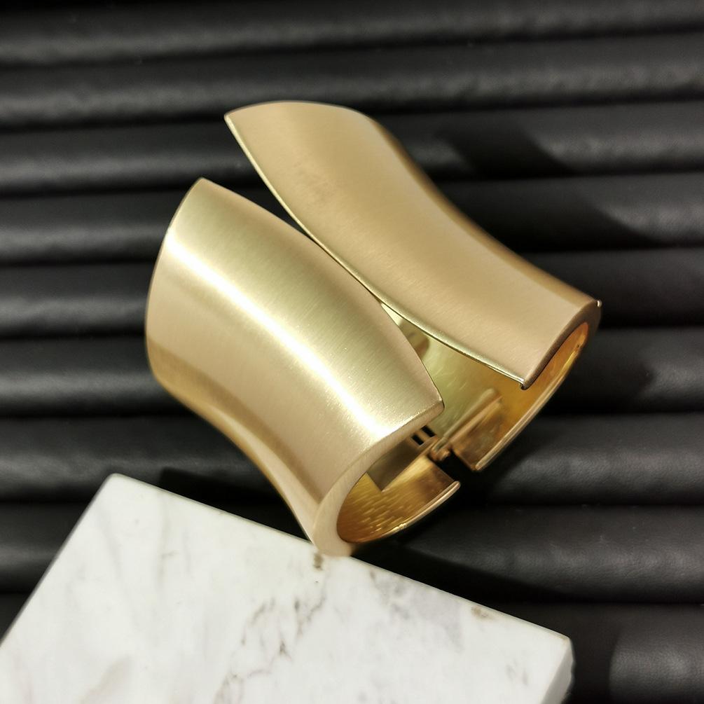 Wide Asymmetric Adjustable Bracelet Exaggerated Atmosphere Bracelet Ins Fashion Design Sense Jewelry Women