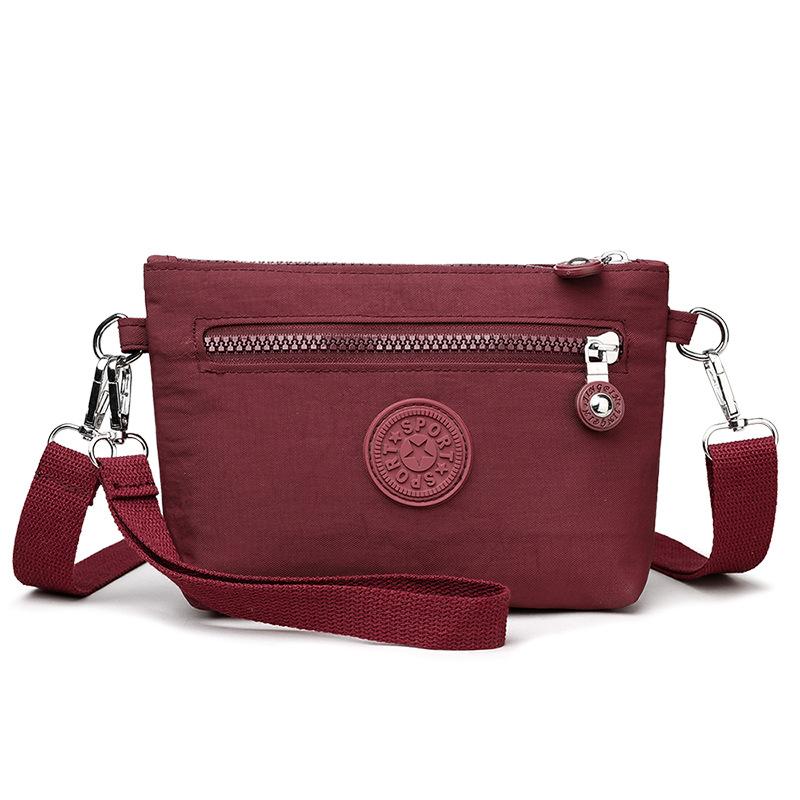 

Simple casual change bag, fashionable and lightweight outdoor commuting nylon shoulder bag красный