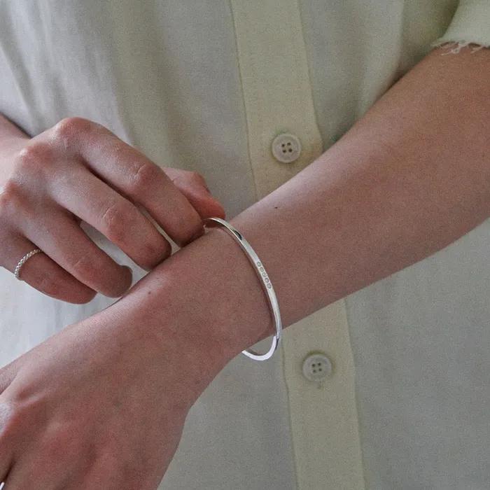 Huit.805 / Serein Dew Bangle Bracelet