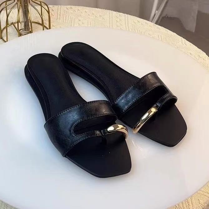 Cowhide version niche sub-toe square head flat bottom one-word slippers women wear new metal sandals