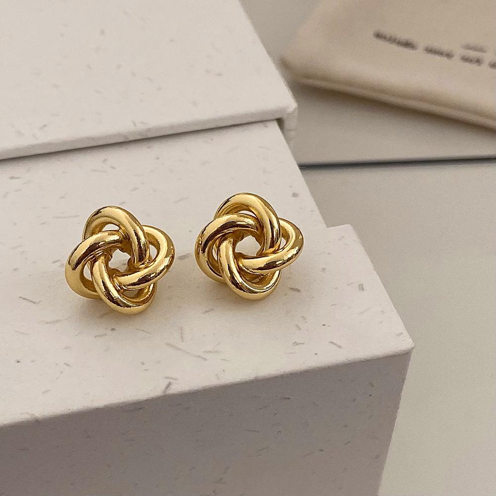 Exquisite French Retro Twisted Stud Earrings: Simple, High-End Design