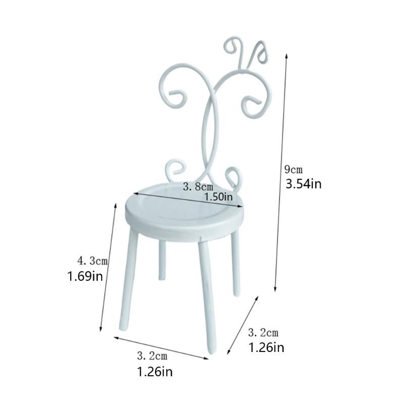 Handwerk Eisendekor Puppenhausstuhl mit filigranen Details Perfekt für Miniaturraumdekoration Puppenhaus-Enthusiasten