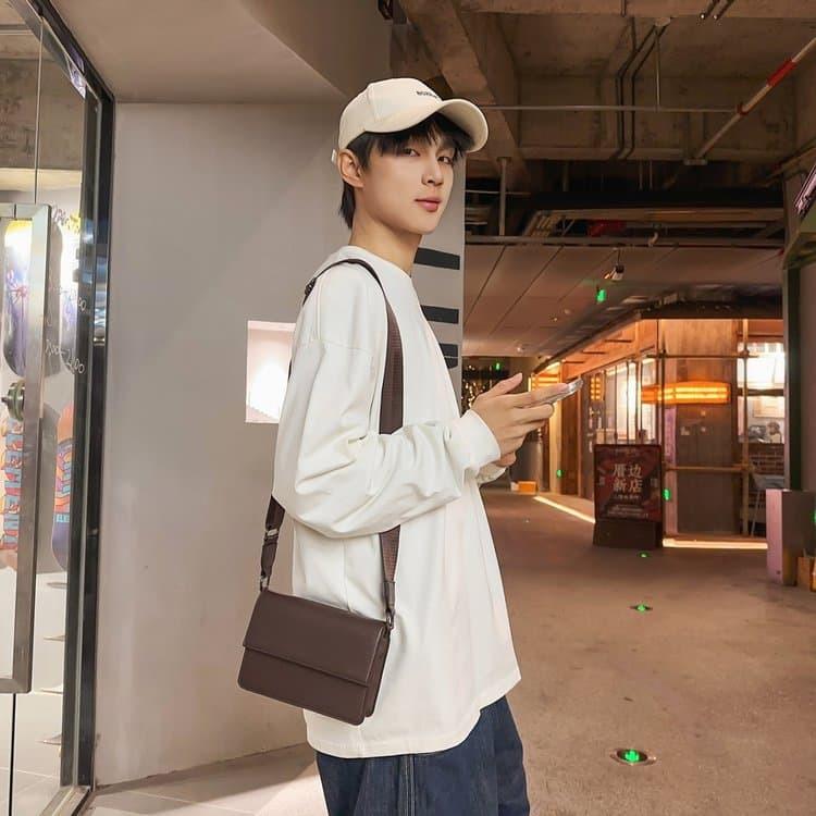 Men's Mini Flip Faux Leather Crossbody Bag Small Phone Wallet Shoulder Bag Casual Daily Travel Messenger Bag