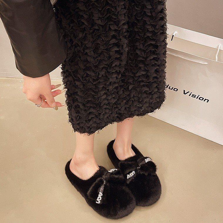 2025 new autumn and winter super fire beautiful plush warm flat bottom bag head cotton slippers fluffy slippers women wear half drag