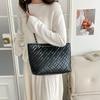 Fashion Chain High Appearance Level Personality Tote Bag Shoulder Crossbody Bag Casually