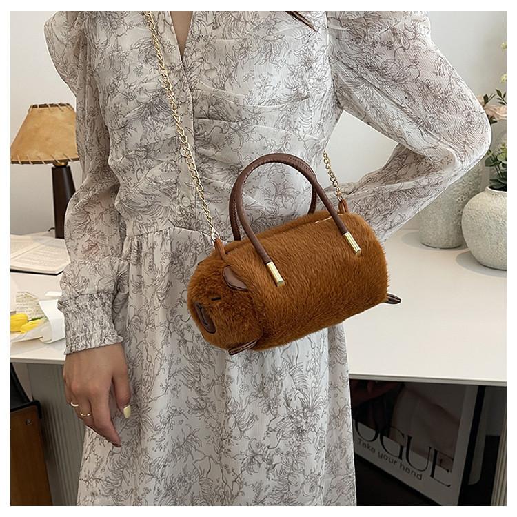 Plush Capybara Bucket Bag For Women With Zipper Closure And Crossbody Style For Daily Use