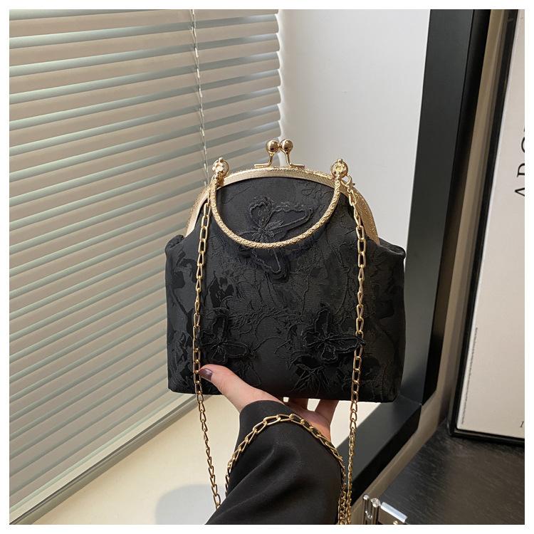 

2025 весна и лето новый национальный стиль ципао замок цепочка маленькая женская универсальная женская популярная сумка через плечо чёрный