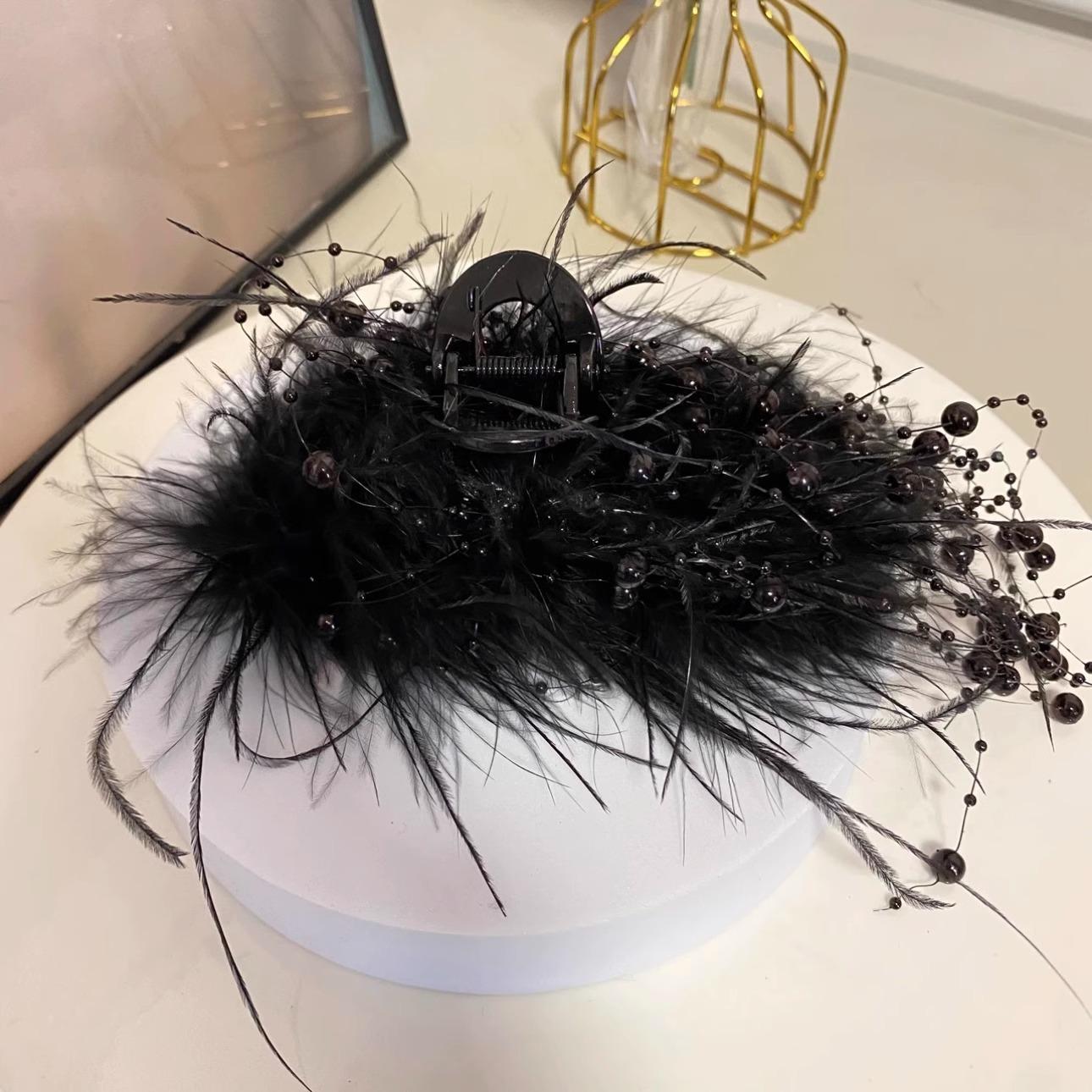 

Pure Desire Wind Feather Tassel Catching Clip Women 2024 New Ostrich Hair Hairpin Back Of Head Coiled Shark Headpiece