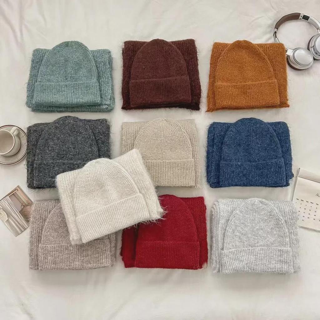 Red Wool Scarf and Hat Set: Cozy Knit for Autumn & Winter
