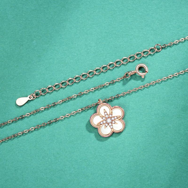 Octagram plum blossom necklace women's niche exquisite fashion high sense ins style pendant necklace gift