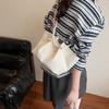 New large-capacity tote bag women's high-end niche design commuter versatile single shoulder messenger bag bag