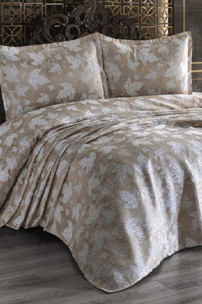 Set cuvertura de pat Olivia 3buc, cuvertura 240x260, fata de perna 50x70, marime dubla, satin de bumbac, auriu