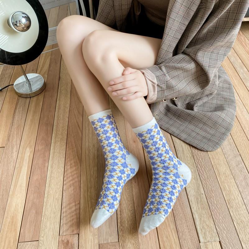 Socks Women'S Retro College Style Women'S Socks Autumn And Winter British Rhombus Cotton Socks Japanese Versatile Medium Tube Tide Socks Literary