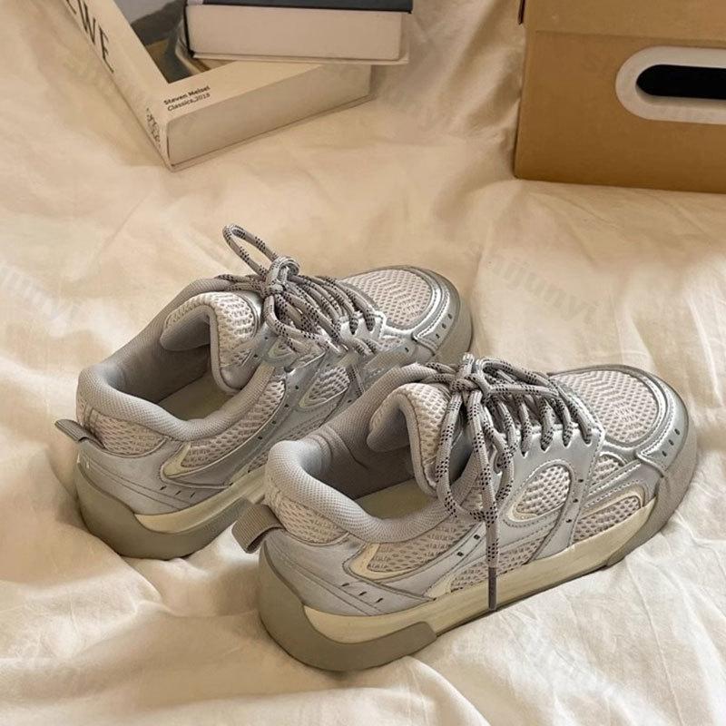 Fashion Women's White Sneakers 2025 Summer New Mesh Breathable Outdoor Non Slip Running Shoes Fashion Lace Up Comfortable Casual Shoes