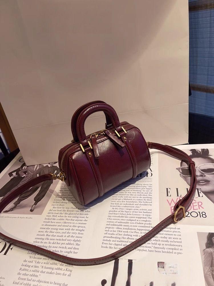 Retro Pillow Bag Women'S Versatile Niche Cylinder Bag Fashionable Texture Pillow Bag Portable Messenger Bag