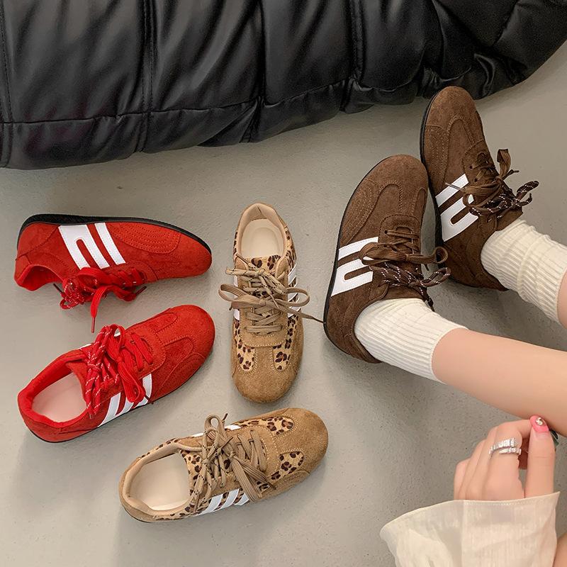 Forrest Gump Schuhe Damen Sportschuhe mit weicher Sohle 2025 Frühling und Herbst dünnes Mesh atmungsaktive kleine weiße Schuhe Retro deutsches Training
