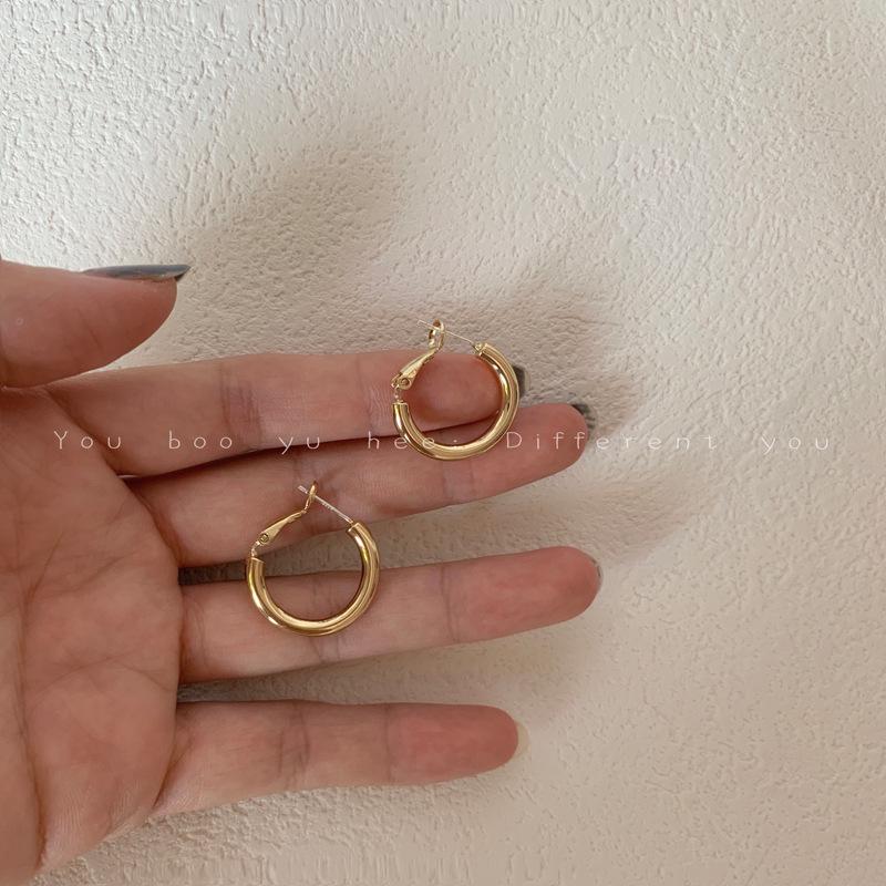 

Korean Style Gold Hoop Earrings - Trendy 2024 Women s Fashion