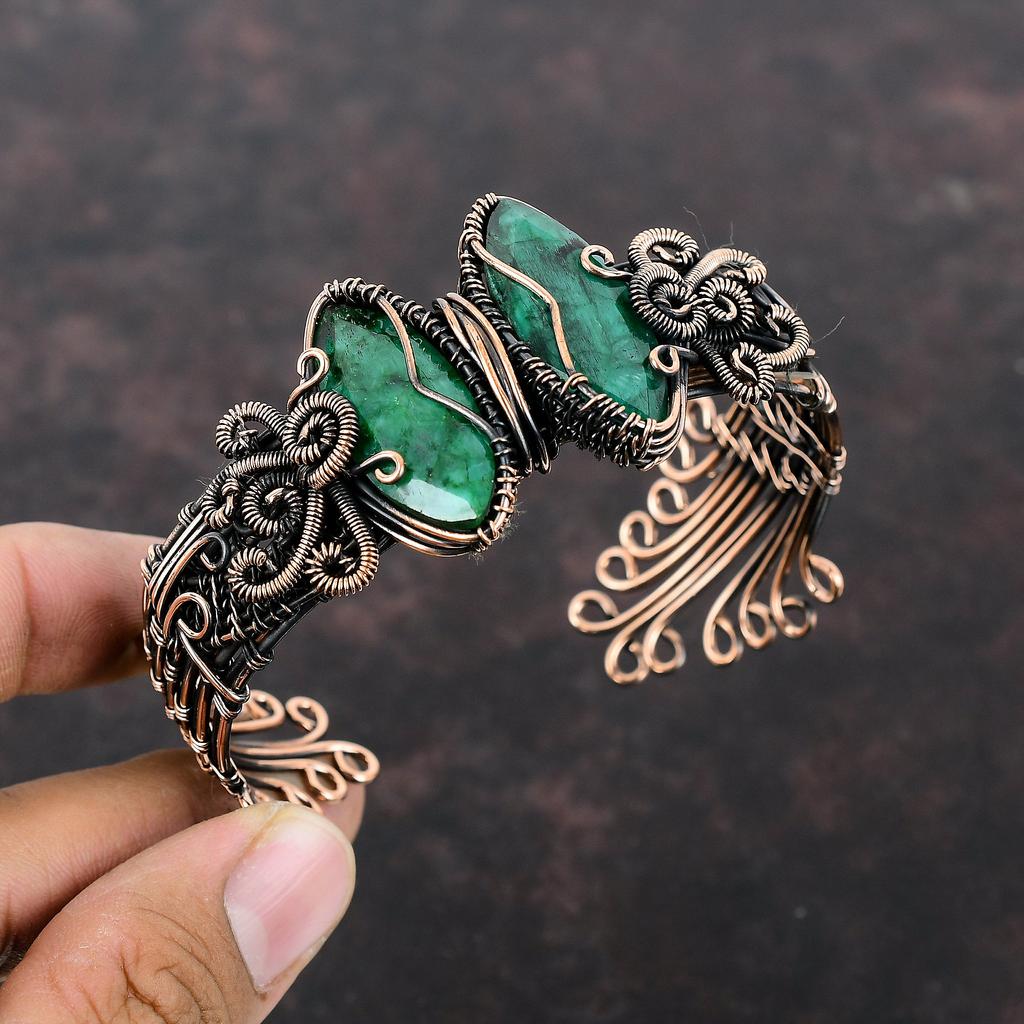 Facettierter sambischer Smaragd Armreif Edelstein Armreif Kupferdraht gewickelt verstellbarer Armreif Kupferschmuck Armreif für Geschenk handgemachter Schmuck