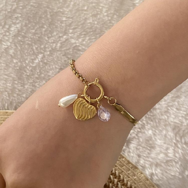 Modernes Herz-Anhänger-Armband Stilvolles Blumenketten-Armband Modischer Handgelenkschmuck Geschenk für Frauen, die Details lieben