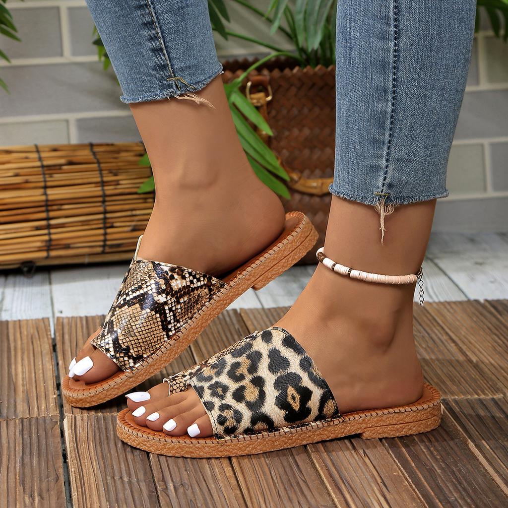 2025 summer new leopard print soft bottom casual one-word with set toes European and American fashion personalized women's slippers