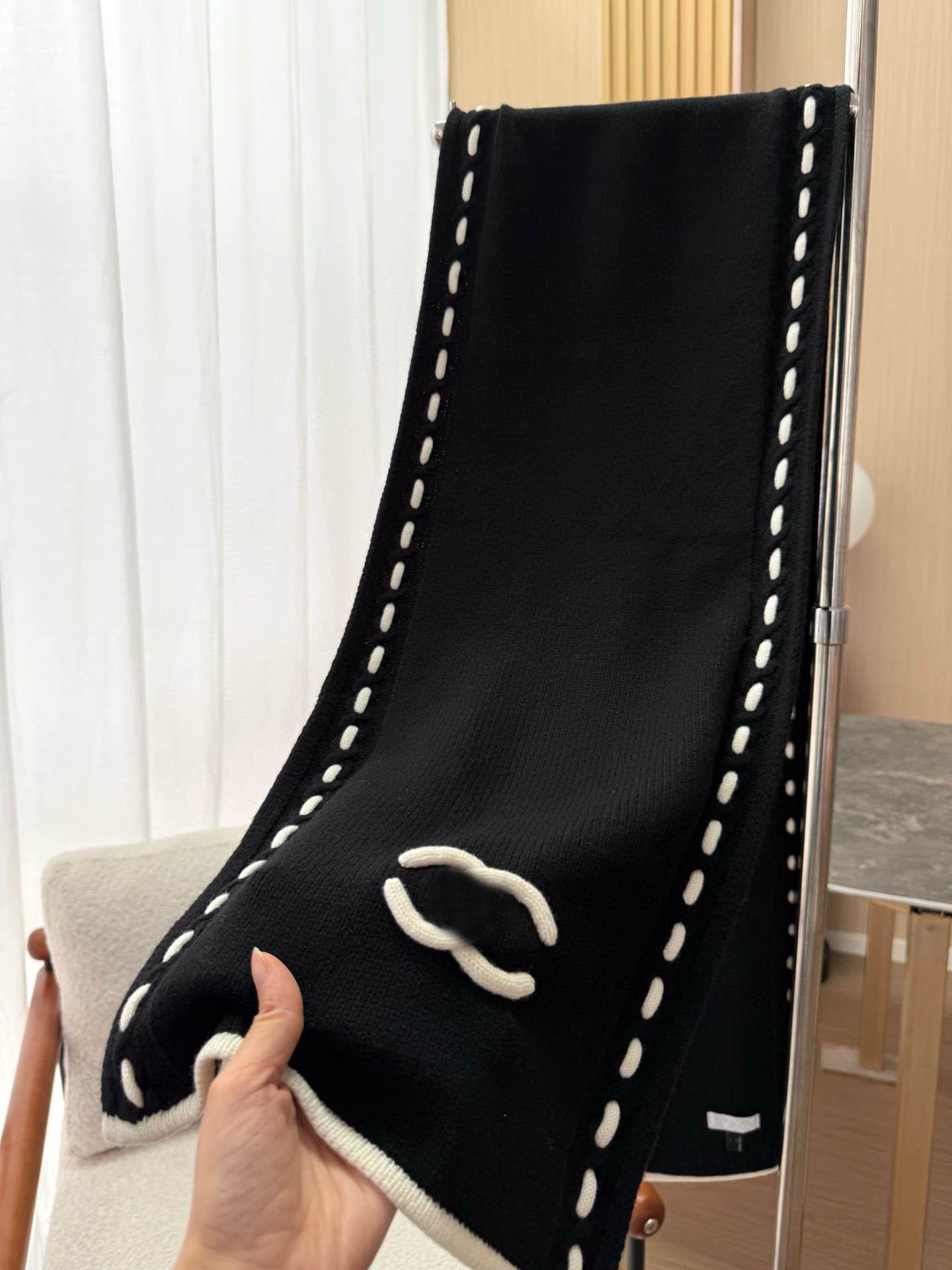 

Luxury Knit Cashmere Scarf: Elegant Black & White, Versatile Warmth, Stylish Women s Shawl 180x32 cm